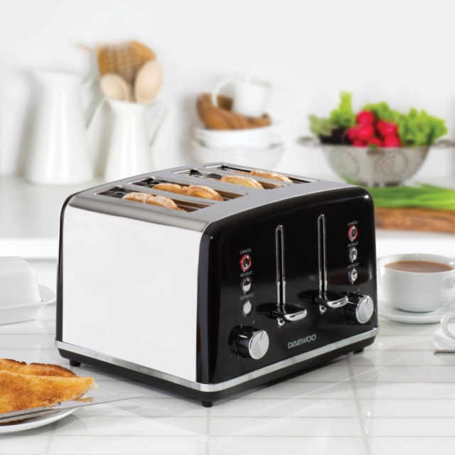 Daewoo SDA1586GE Kensington 4 Slice Toaster - Black