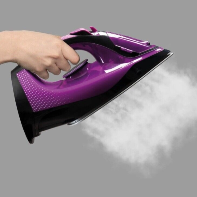 Daewoo SDA1592GE 2200W Free-Glide Cordless Steam Iron