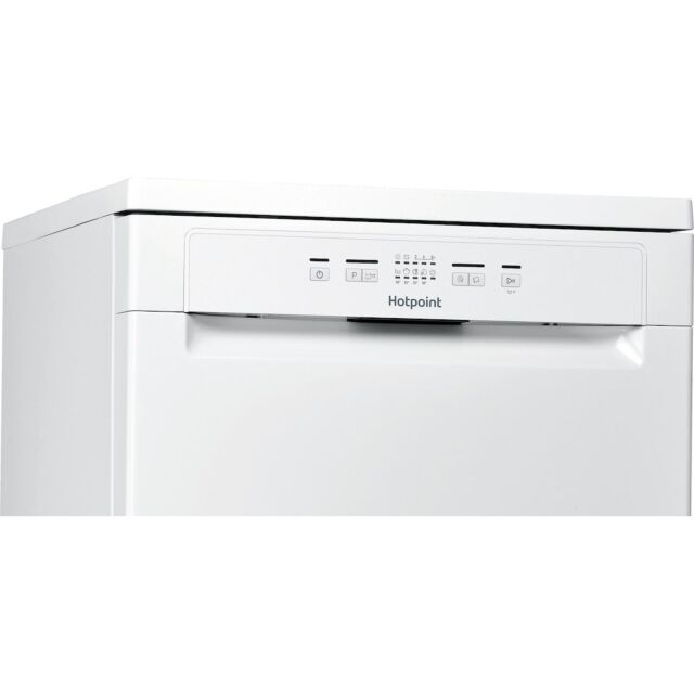 Hotpoint HFC2B26CNUK Freestanding Dishwasher