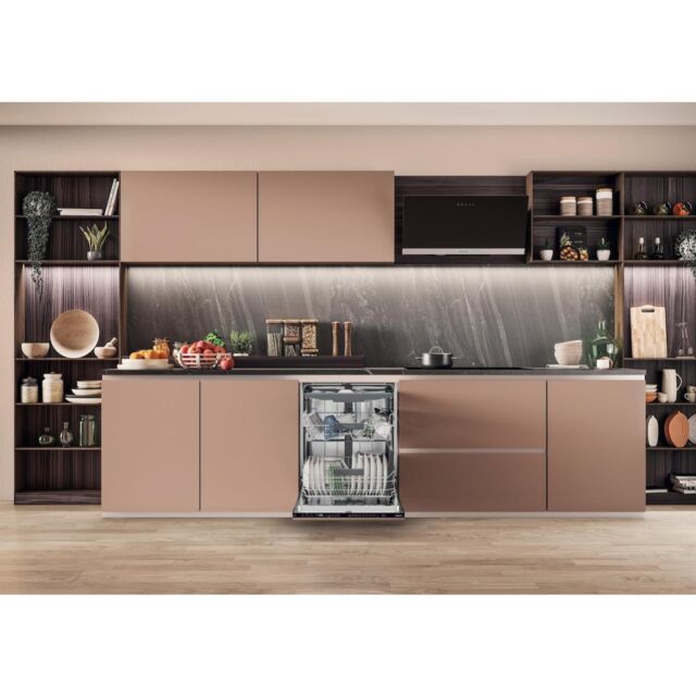Hotpoint H7IB16M6LUK 16 Place Setting Integrated Full Size Dishwasher with Third Rack