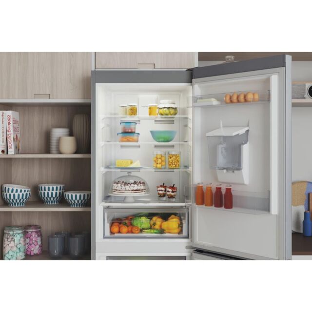Indesit INFC850TI1SAQUA1 Freestanding Fridge Freezer - Silver