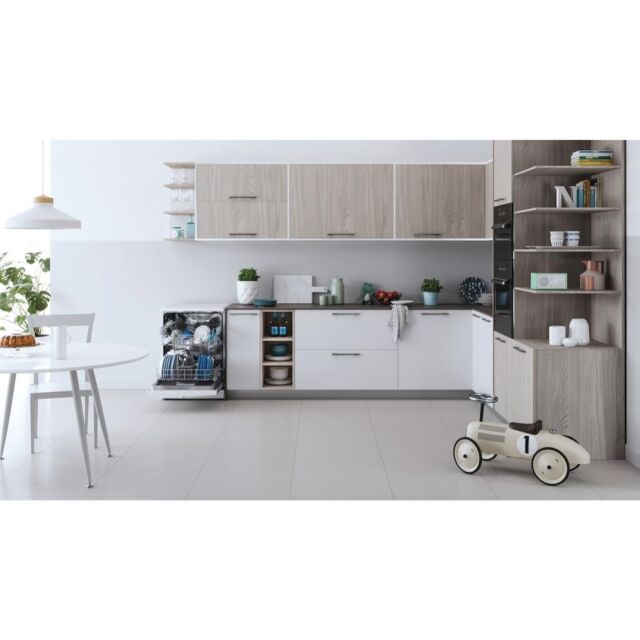 Indesit DFE 1B19 UK Dishwasher - White
