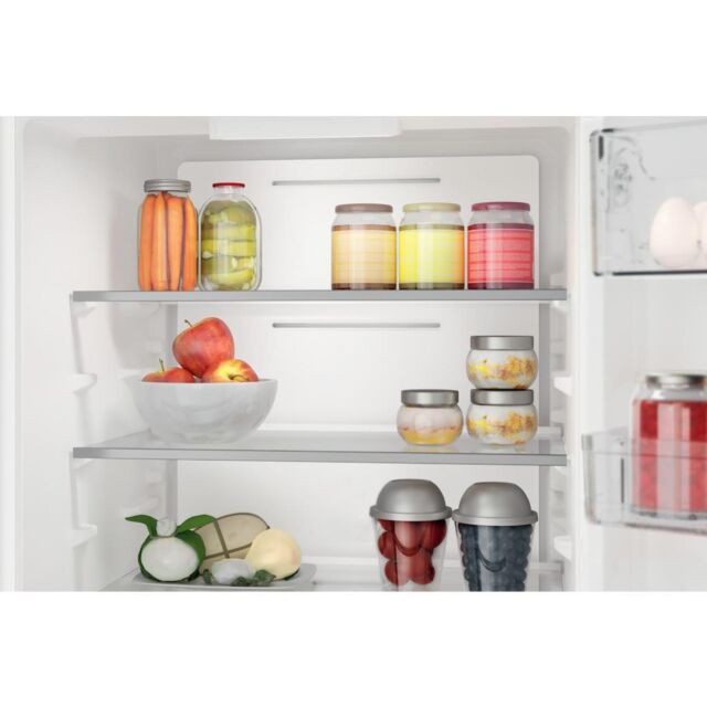 Hotpoint HTC18 T311 UK Integrated Fridge Freezer