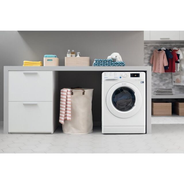 Indesit Freestanding front loading washing machine: 9kg