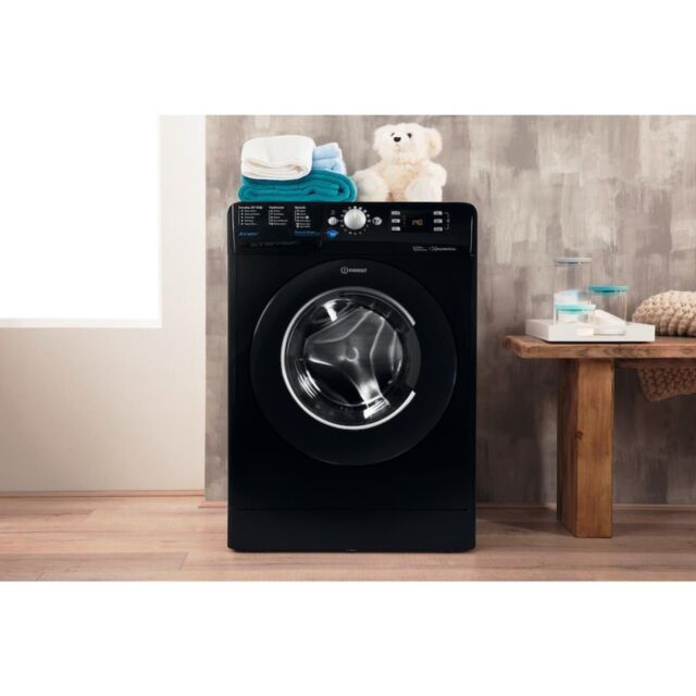 Indesit Freestanding front loading washing machine: 9kg