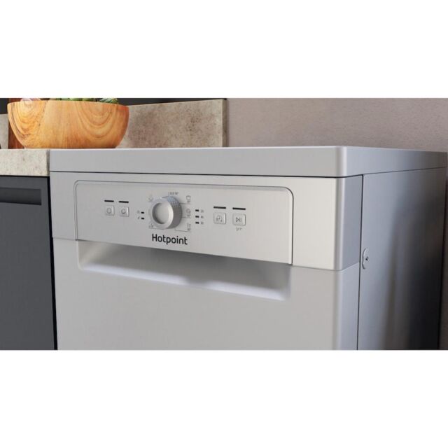 Hotpoint dishwasher: slim, silver