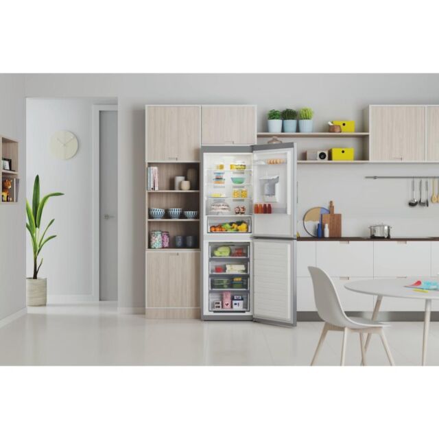 Indesit INFC850TI1SAQUA1 Freestanding Fridge Freezer - Silver