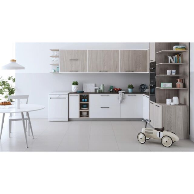 Indesit DFE 1B19 UK Dishwasher - White