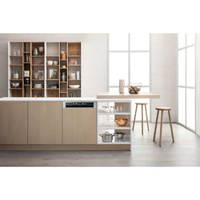 Hotpoint semi integrated dishwasher: full size, inox