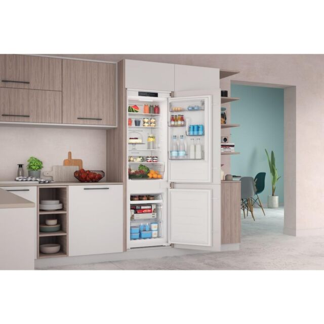 Indesit INC18T311 Built-In Fridge Freezer