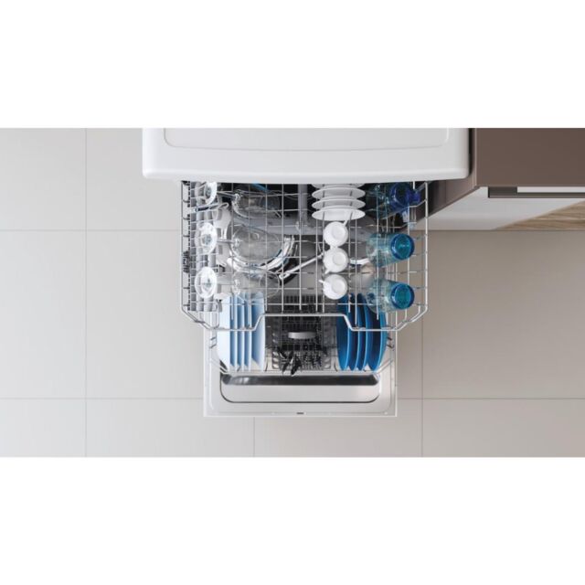 Indesit DFE 1B19 UK Dishwasher - White