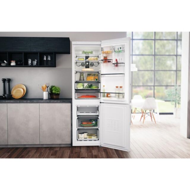 Hotpoint H7NT 911T W H 1 Fridge Freezer - White