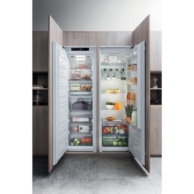 Hotpoint HF 1801 E F1 UK Integrated Freezer