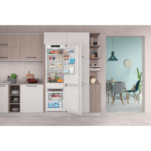 Indesit INC18T311 Built-In Fridge Freezer