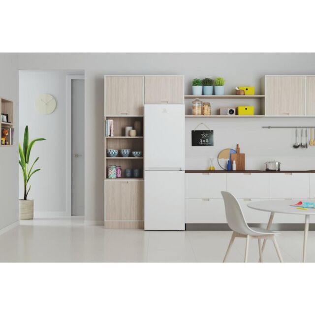 Indesit INFC850TI1W1 Freestanding Fridge Freezer - White