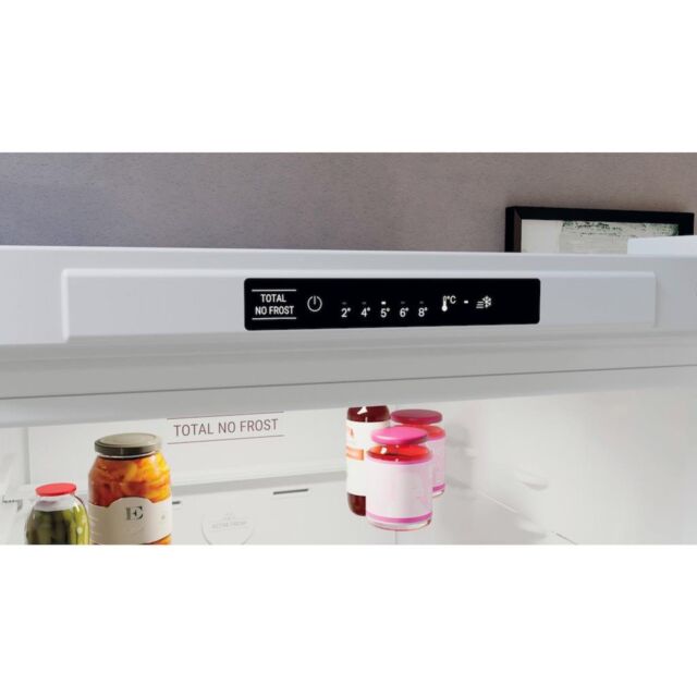 Hotpoint H3X81IW Freestanding Fridge Freezer