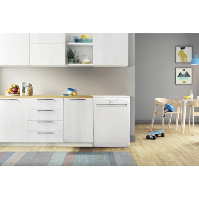 Indesit Dishwasher: full size, white colour - D2F HK26  UK