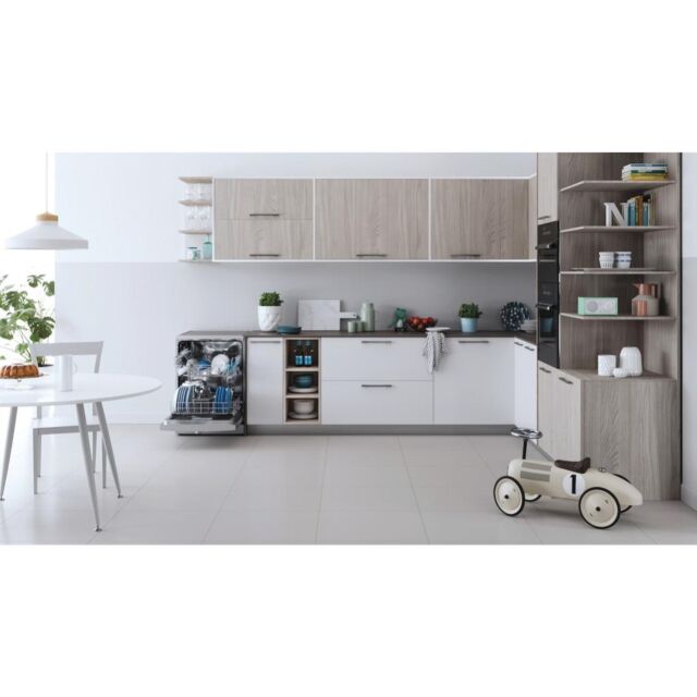 Indesit DFE 1B19 X UK Dishwasher - Silver