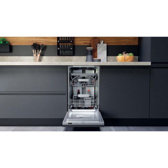 Hotpoint HSIO 3T223 WCE UK N Integrated Slimline Dishwasher - Silver