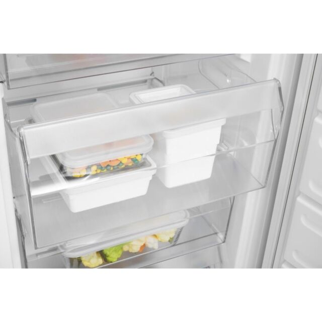 Hotpoint HF 1801 E F1 UK Integrated Freezer