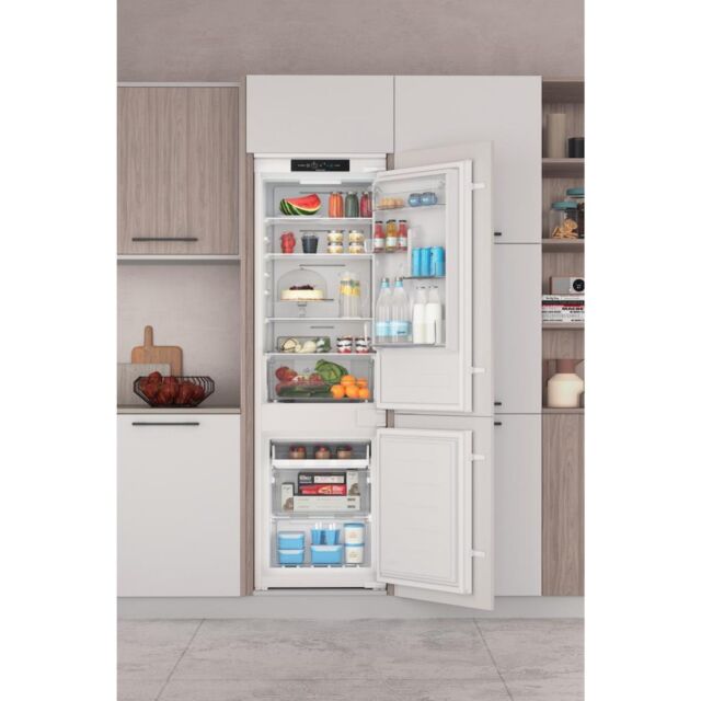 Indesit INC18T311 Built-In Fridge Freezer