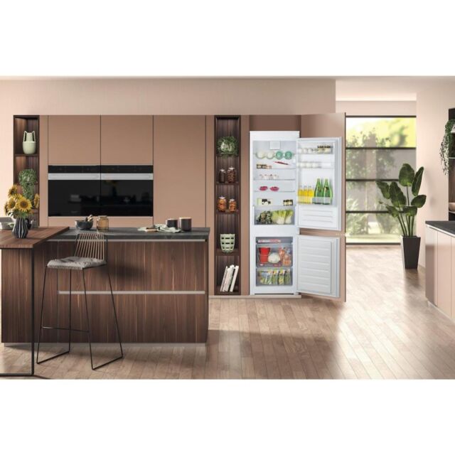 Hotpoint HMCB 70302 UK Low Frost Integrated Fridge Freezer