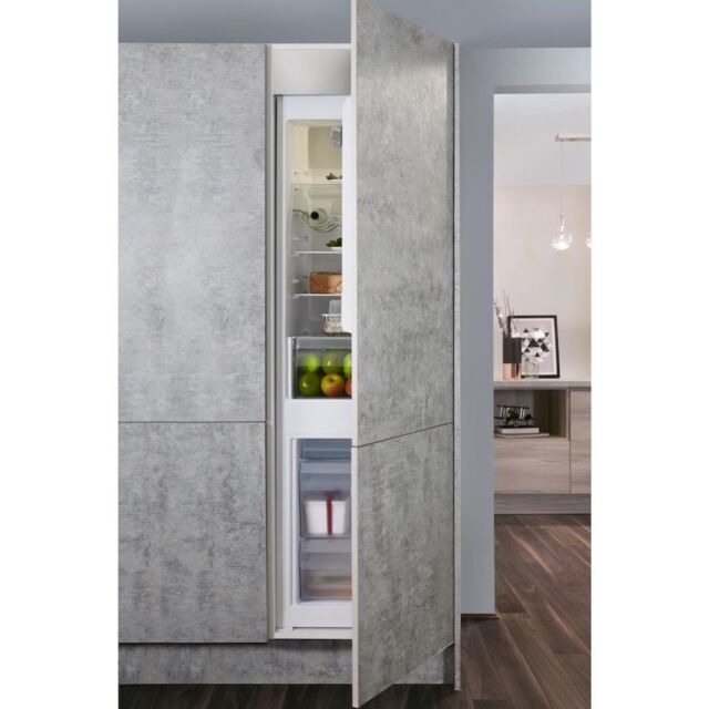 Hotpoint HMCB 70302 UK Low Frost Integrated Fridge Freezer
