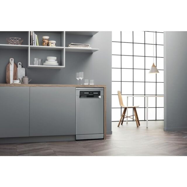 Hotpoint dishwasher: slim, inox
