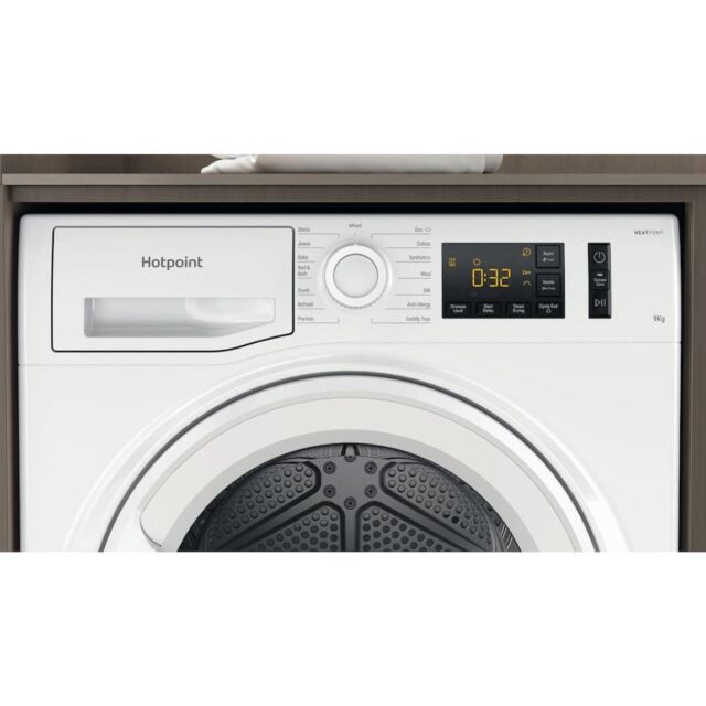 Hotpoint NT M11 92 UK Freestanding 9kg Heat Pump Tumble Dryer - White