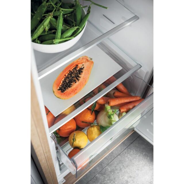 Hotpoint HSZ 18011 UK Integrated Fridge
