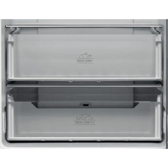 Hotpoint freestanding fridge freezer: frost free