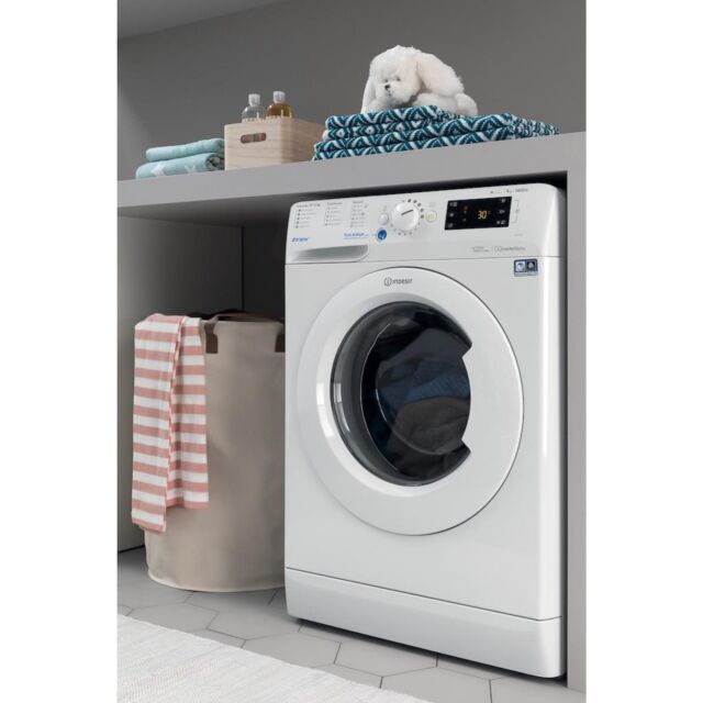 Indesit Freestanding front loading washing machine: 9kg