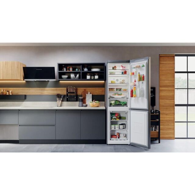 Hotpoint H7X93TSX Freestanding Fridge Freezer