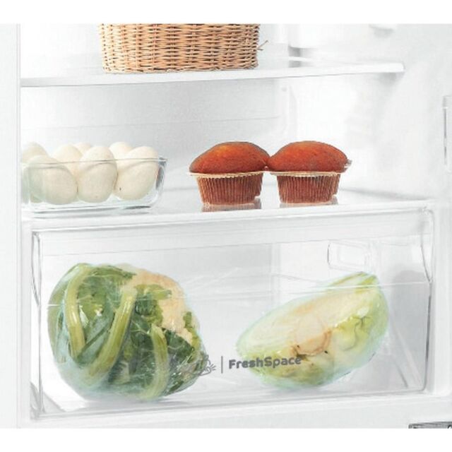 Indesit BI 18A2 D/I UK Low Frost Integrated Fridge Freezer