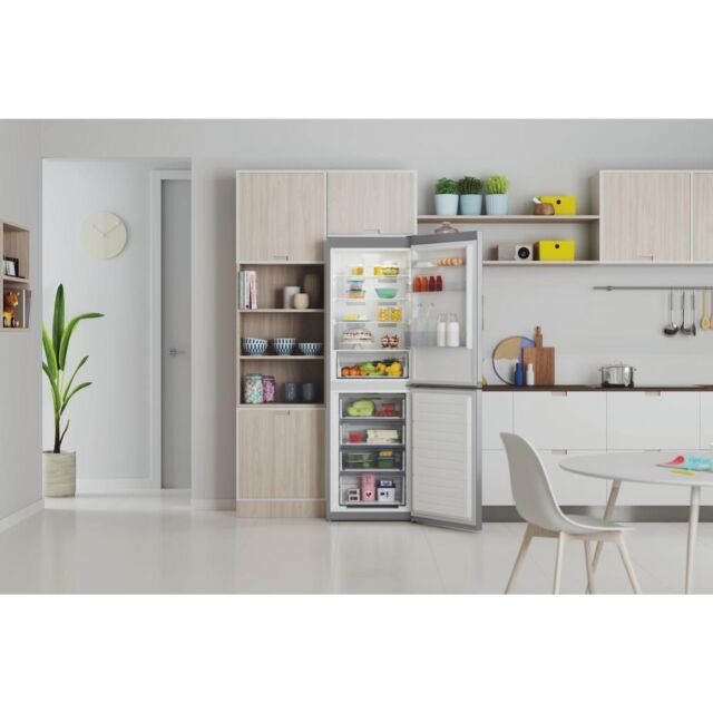 Indesit INFC850TI1S1 Freestanding Fridge Freezer - Silver