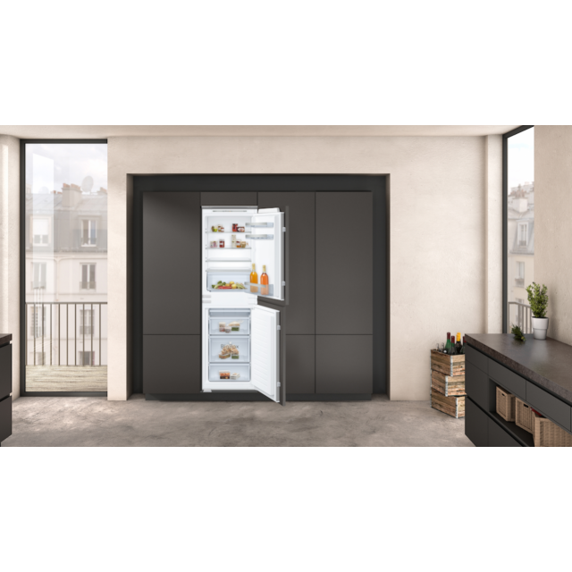 Neff KI5852SF0G, Built-in fridge-freezer with freezer at bottom