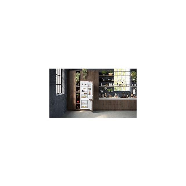 Neff KI5871SF0G, Built-in fridge-freezer with freezer at bottom