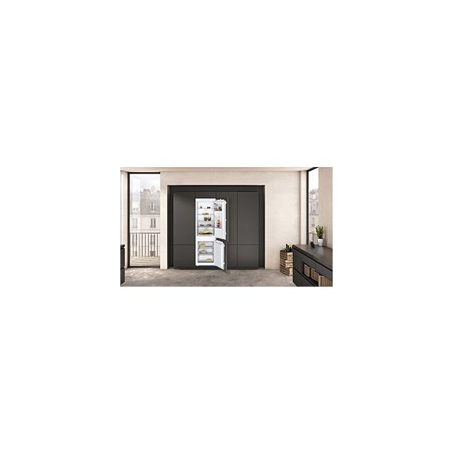 Neff KI7867FE0, Built-in fridge-freezer with freezer at bottom