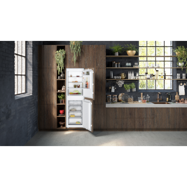Neff KI7851FF0G, Built-in fridge-freezer with freezer at bottom