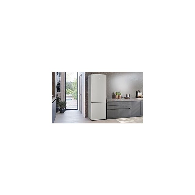 Siemens KG49N2IDF, free-standing fridge-freezer with freezer at bottom