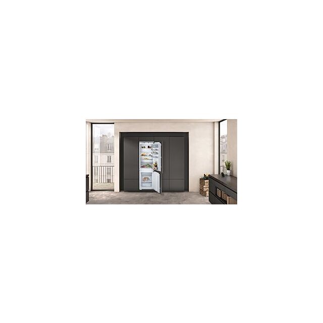 Neff KI6863FE0G, Built-in fridge-freezer with freezer at bottom