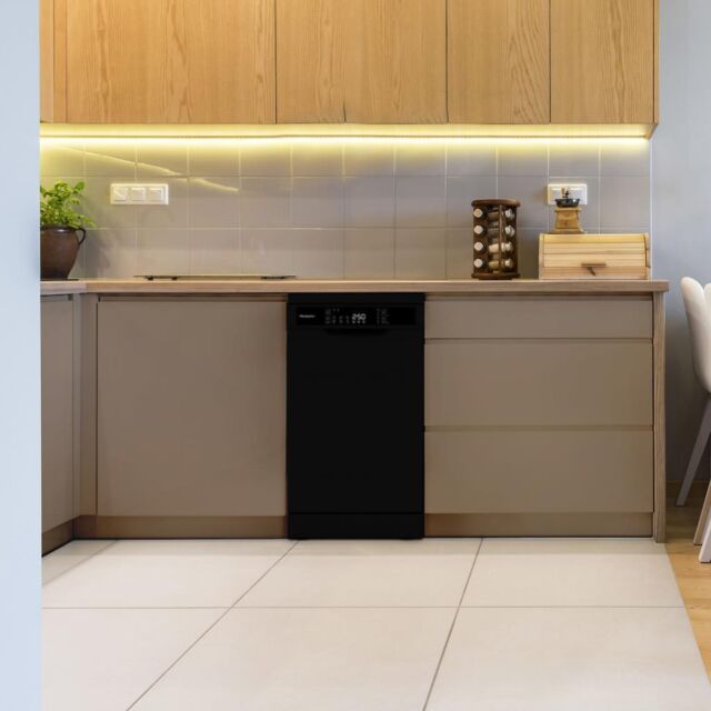 Montpellier MDWD1064K 45cm 10 Please Setting Freestanding Dishwasher - Black