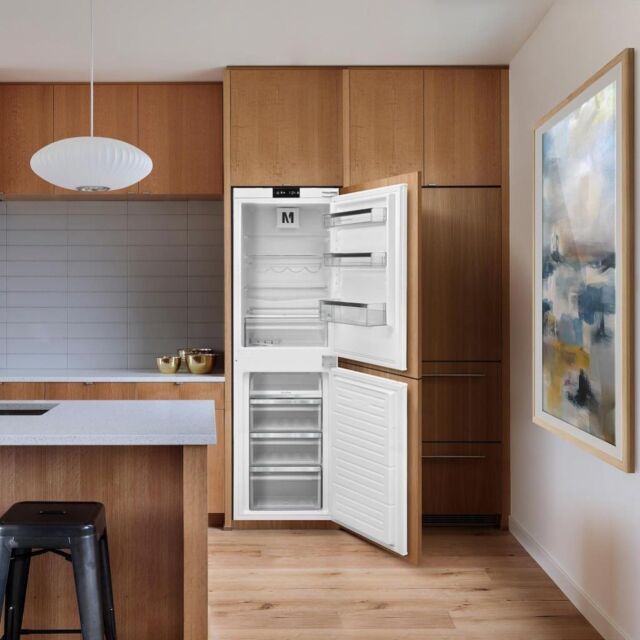 Montpellier MIFF550FF Integrated Frost Free Fridge Freezer