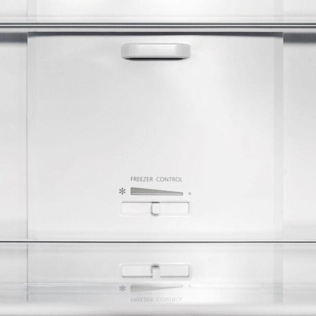 Montpellier MNF167ES No Frost 50/50 Fridge Freezer In Silver