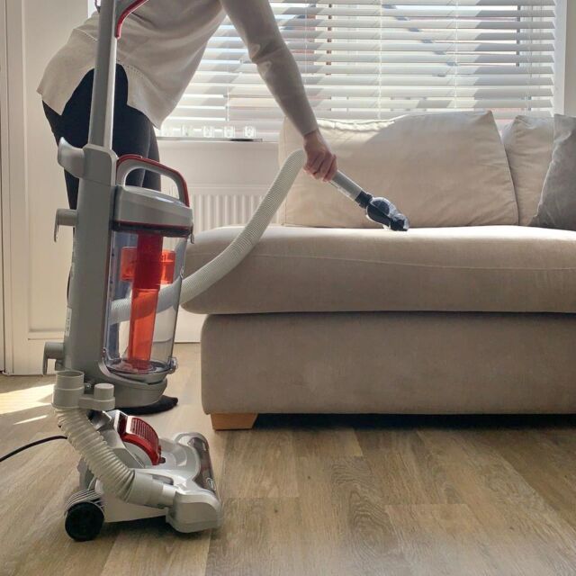 Ewbank EW3001 700W Bagless Pet Upright Vacuum - Silver/Red