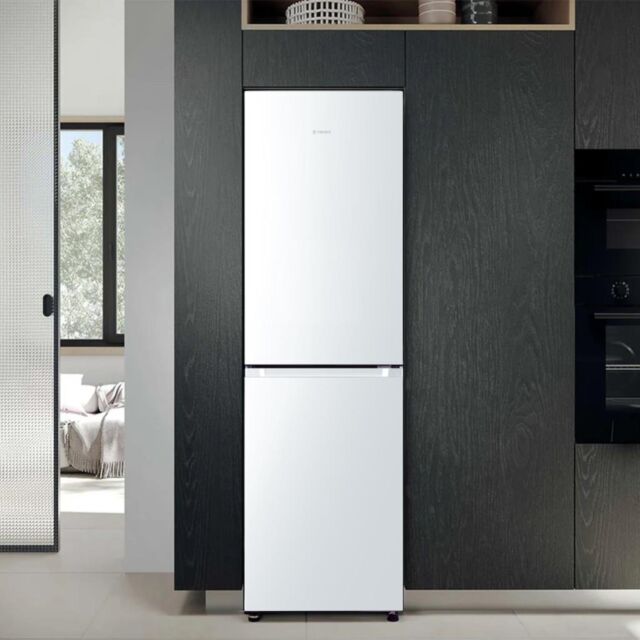 Teknix FFPH1825PW/E 55cm 50/50 Fridge Freezer Total No Frost - White